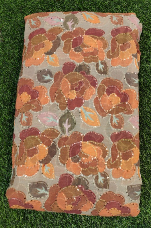 Unique Pink Georgette Fabric With Polyster Position Print